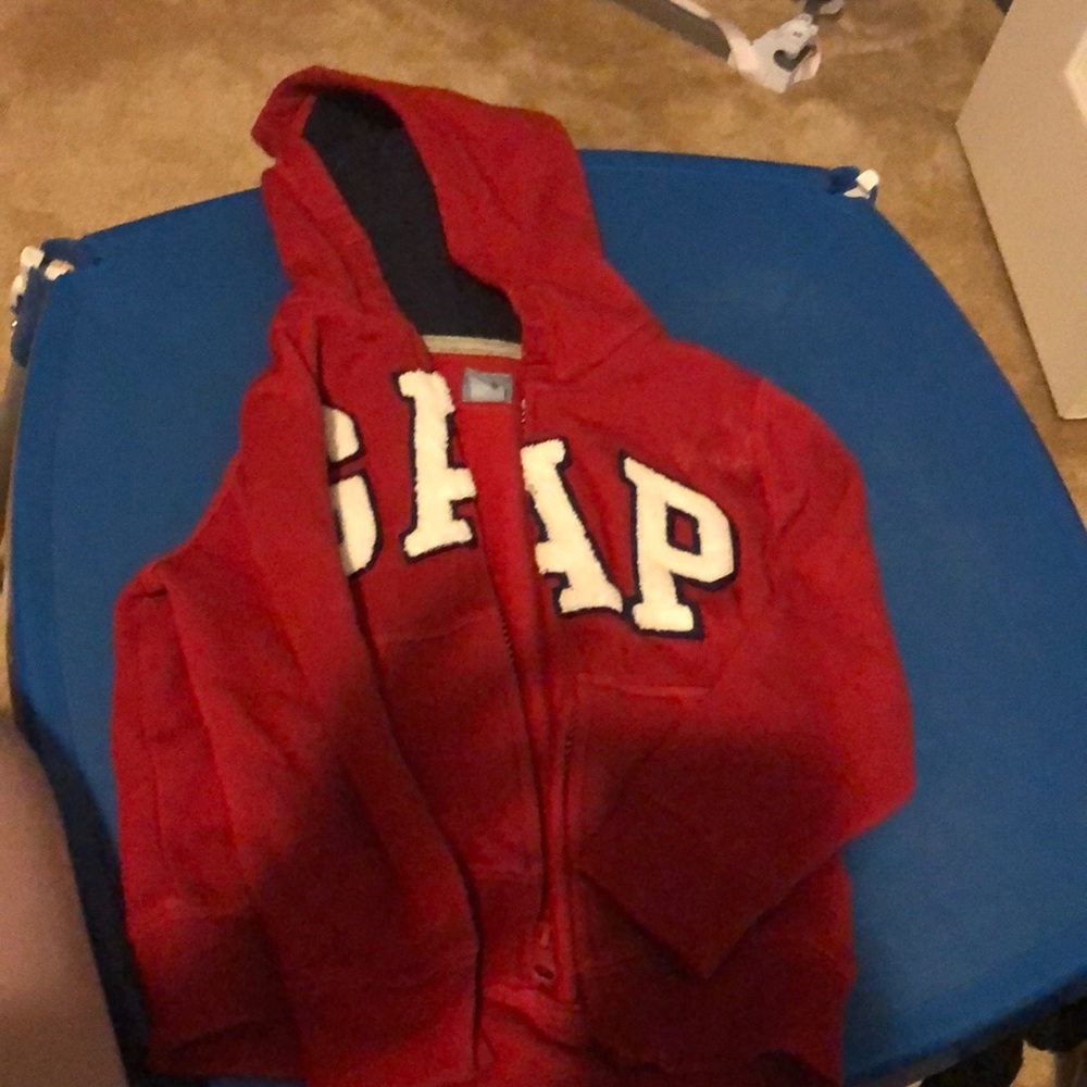 Gap sweater